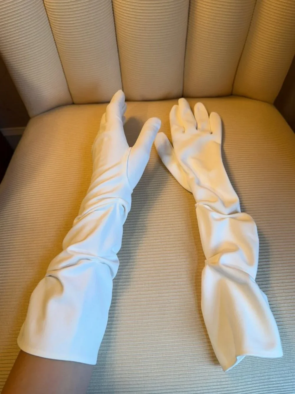 Vintage 1950s Hansen Nylasuede Ruched Evening Gloves White Size 7.5